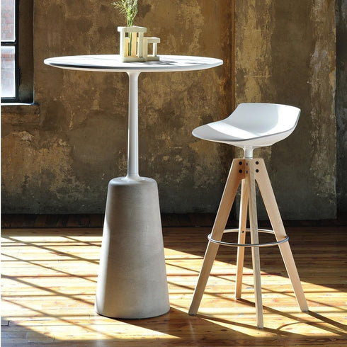 Flow Barstool / Frame Oak / 65cm